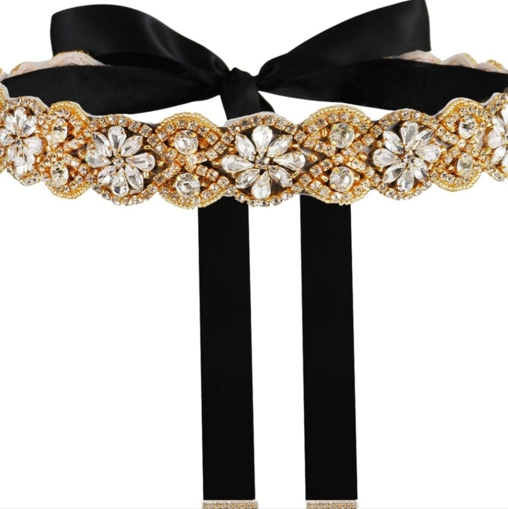 Belt addition to any dress or shirt. Color gold and black